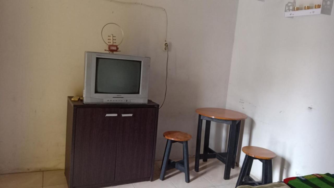 Kost Backpacker Hotel Sidoarjo Exterior foto
