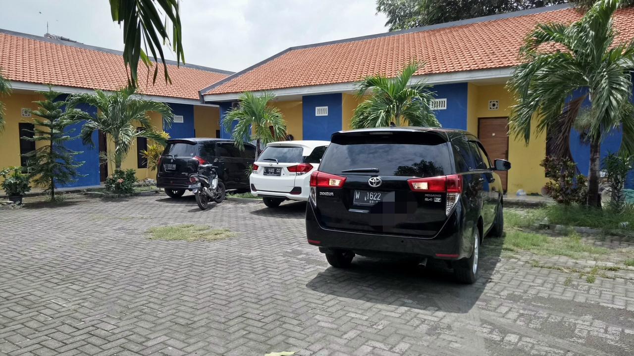 Kost Backpacker Hotel Sidoarjo Exterior foto